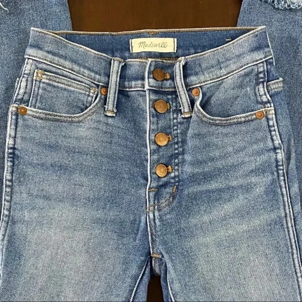 Madewell 10” High Rise Jeans - Picture 10 of 15